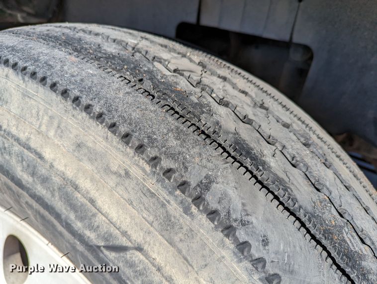 image for item LK9466 2014 Freightliner Coronado SD  semi truck