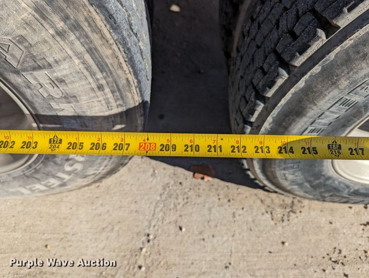 image for item LK9466 2014 Freightliner Coronado SD  semi truck