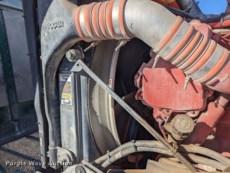 image for item LK9467 2014 Peterbilt 388  semi truck