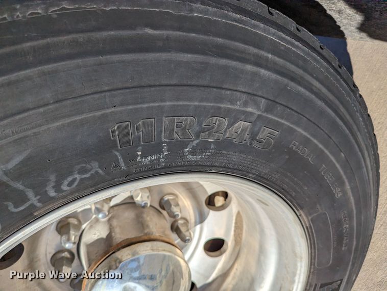 image for item LK9467 2014 Peterbilt 388  semi truck