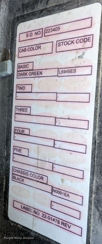 image for item LK9467 2014 Peterbilt 388  semi truck