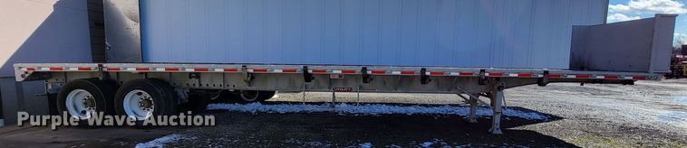 image for item LR9160 1989 Utility  flatbed trailer