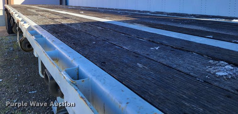 image for item LR9160 1989 Utility  flatbed trailer