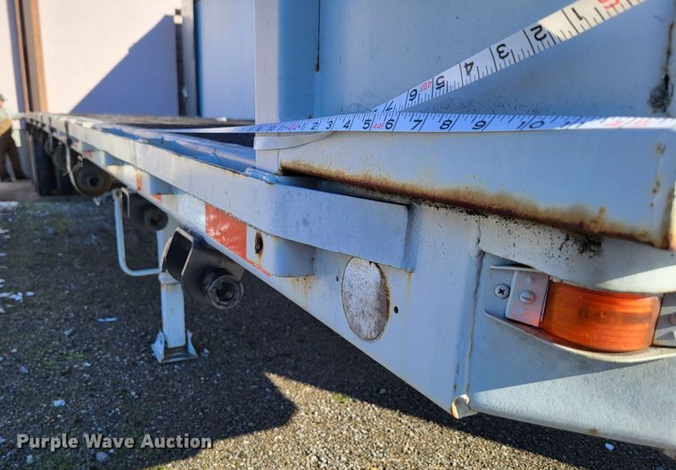 image for item LR9160 1989 Utility  flatbed trailer