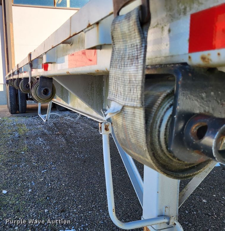 image for item LR9160 1989 Utility  flatbed trailer