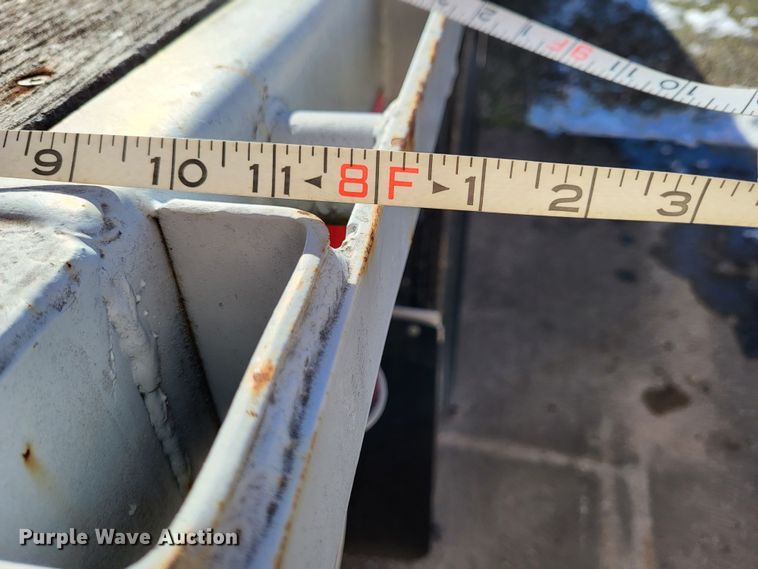 image for item LR9160 1989 Utility  flatbed trailer