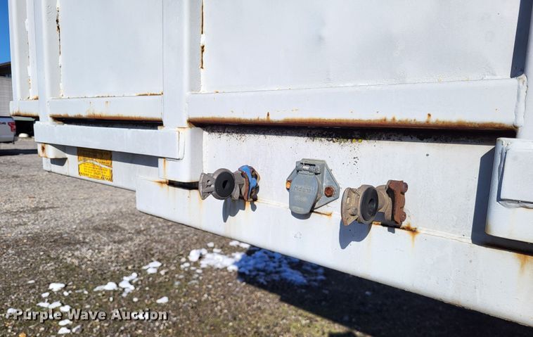 image for item LR9160 1989 Utility  flatbed trailer