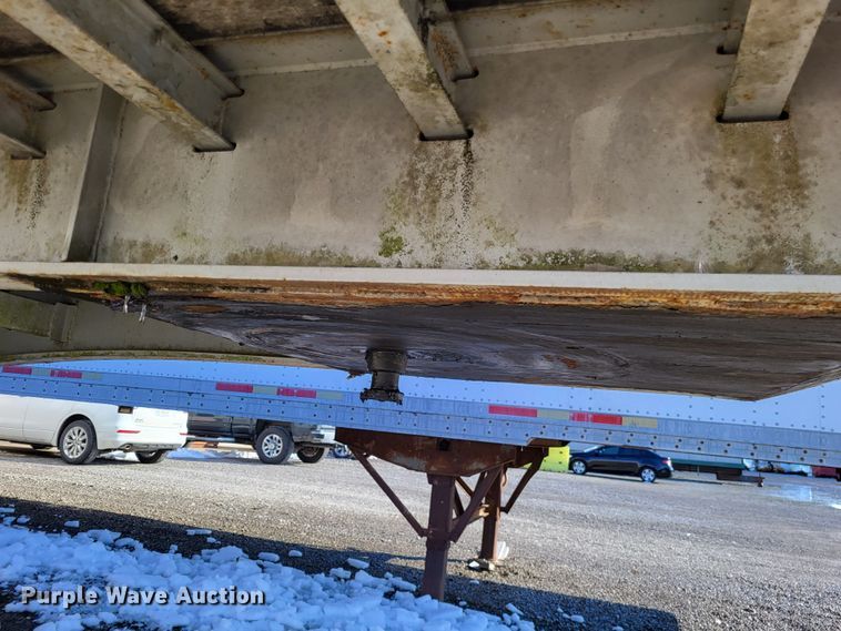 image for item LR9160 1989 Utility  flatbed trailer