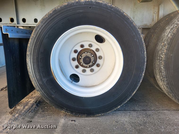 image for item LR9160 1989 Utility  flatbed trailer