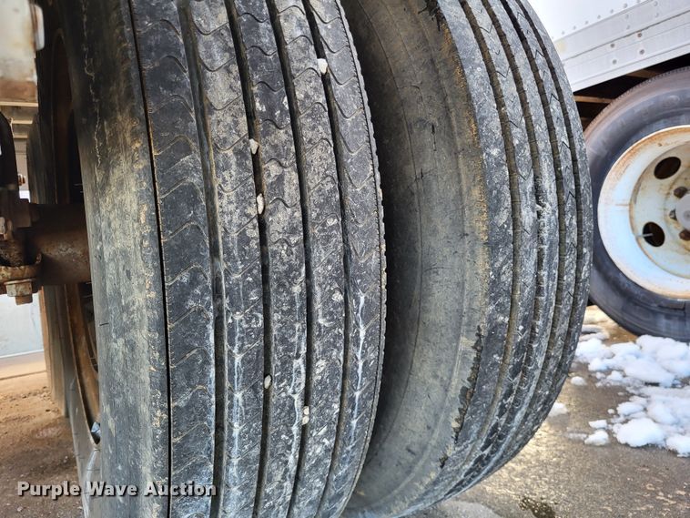 image for item LR9160 1989 Utility  flatbed trailer