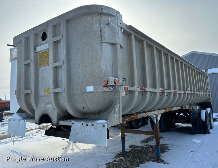 image for item LT9343 1982 Fruehauf  end dump trailer