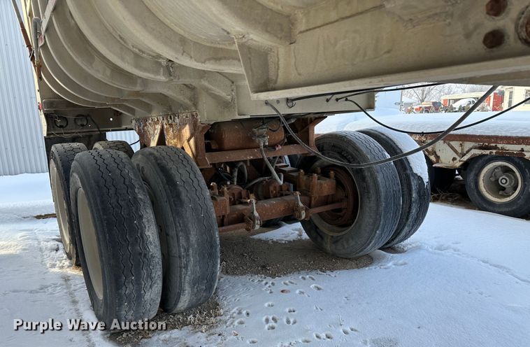 image for item LT9343 1982 Fruehauf  end dump trailer