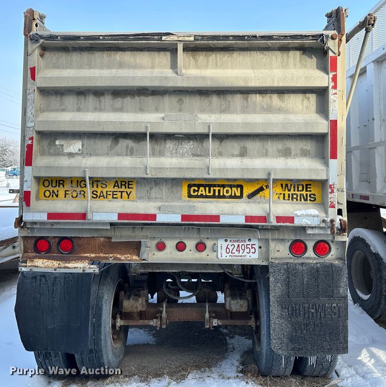 image for item LT9343 1982 Fruehauf  end dump trailer
