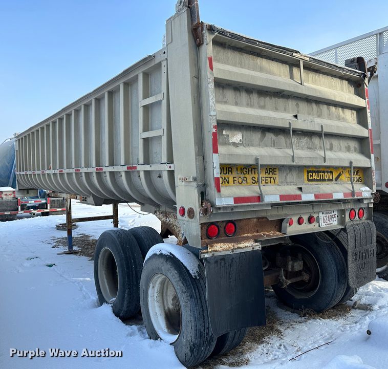 image for item LT9343 1982 Fruehauf  end dump trailer