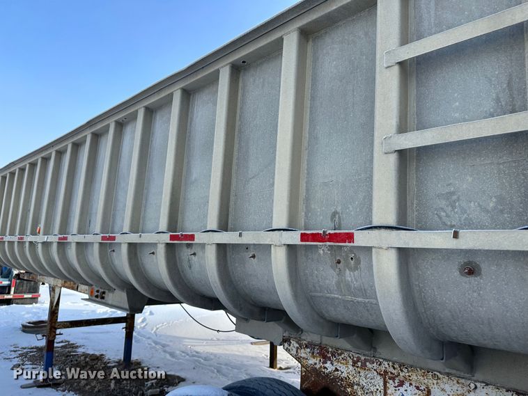 image for item LT9343 1982 Fruehauf  end dump trailer