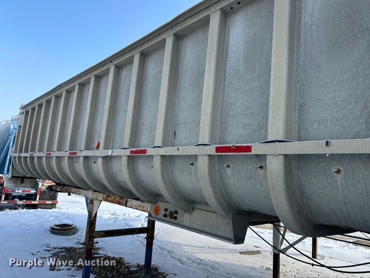 image for item LT9343 1982 Fruehauf  end dump trailer
