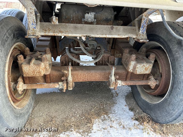 image for item LT9343 1982 Fruehauf  end dump trailer