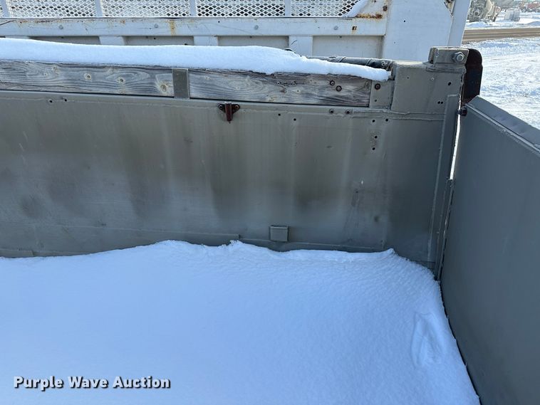 image for item LT9343 1982 Fruehauf  end dump trailer