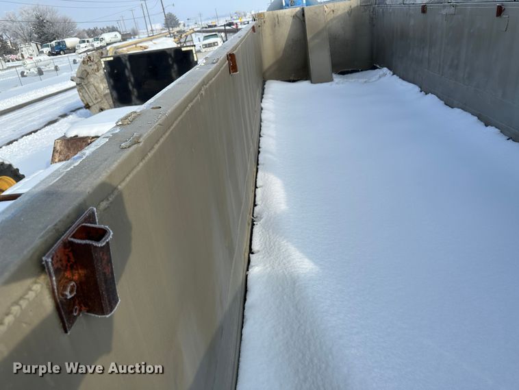 image for item LT9343 1982 Fruehauf  end dump trailer