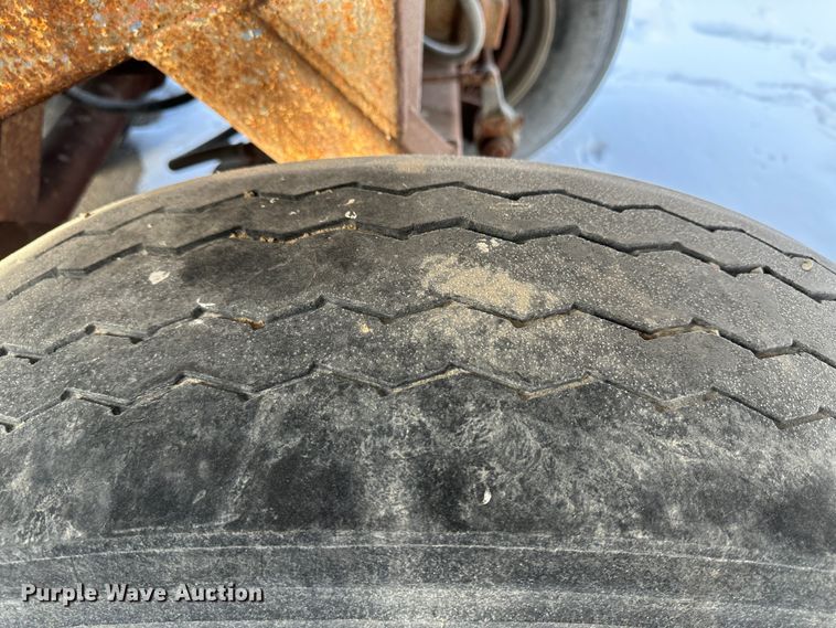 image for item LT9343 1982 Fruehauf  end dump trailer