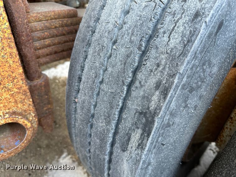 image for item LT9343 1982 Fruehauf  end dump trailer