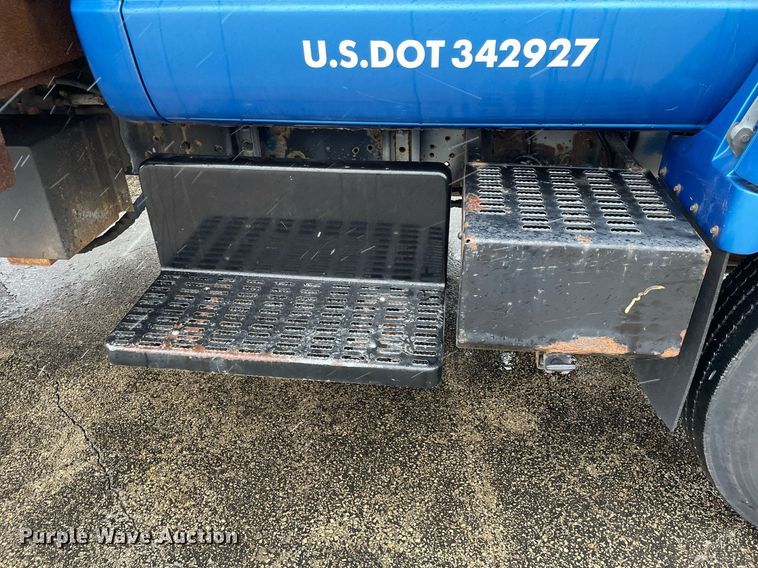 image for item MA9847 2002 GMC C6500  dump flatbed truck