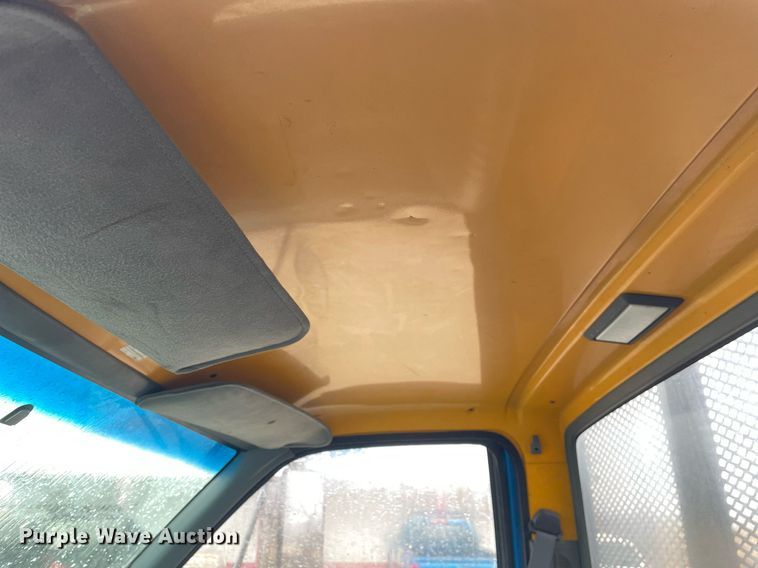 image for item MA9847 2002 GMC C6500  dump flatbed truck