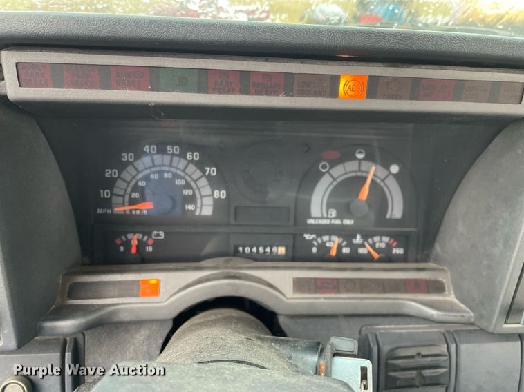 image for item MA9847 2002 GMC C6500  dump flatbed truck