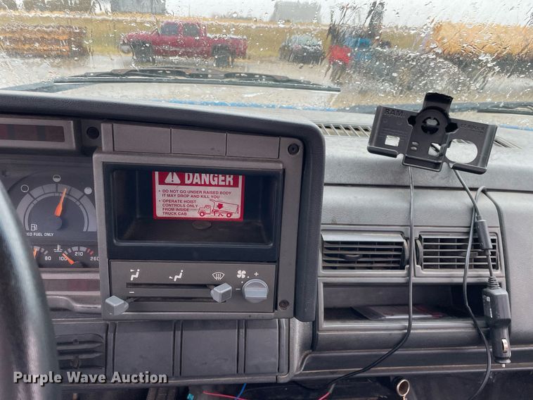 image for item MA9847 2002 GMC C6500  dump flatbed truck