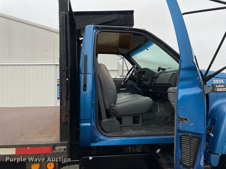 image for item MA9847 2002 GMC C6500  dump flatbed truck