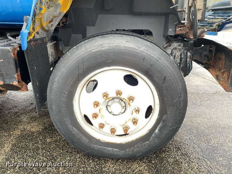 image for item MA9847 2002 GMC C6500  dump flatbed truck