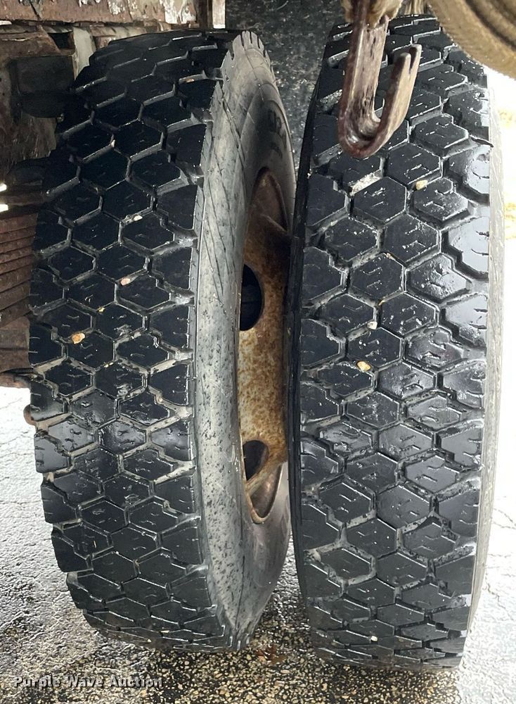 image for item MA9847 2002 GMC C6500  dump flatbed truck