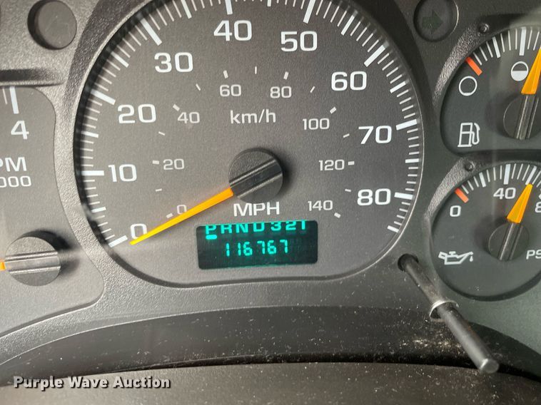 image for item MA9883 2005 GMC C6500  dump flatbed truck