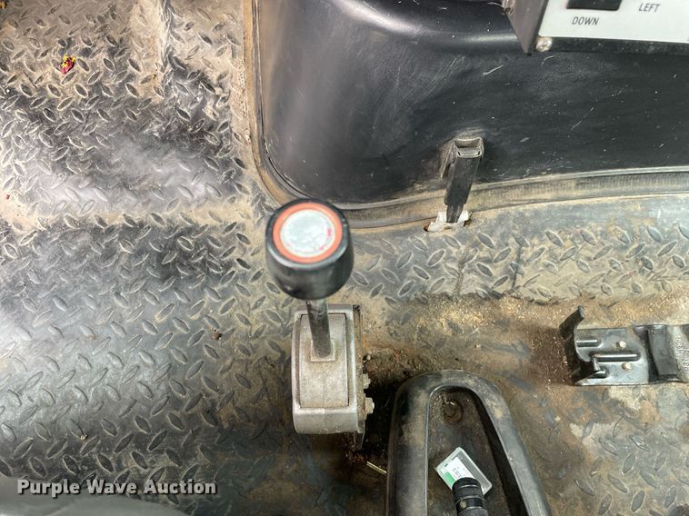 image for item MA9883 2005 GMC C6500  dump flatbed truck