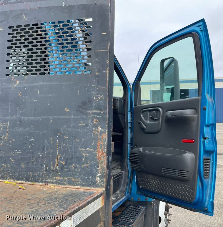 image for item MA9883 2005 GMC C6500  dump flatbed truck