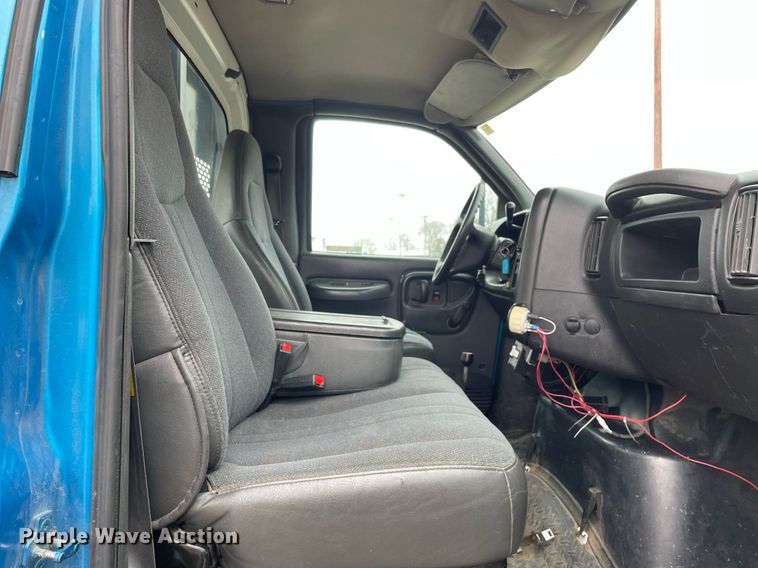 image for item MA9883 2005 GMC C6500  dump flatbed truck