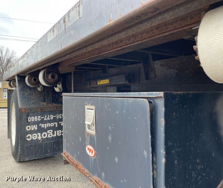 image for item MA9883 2005 GMC C6500  dump flatbed truck