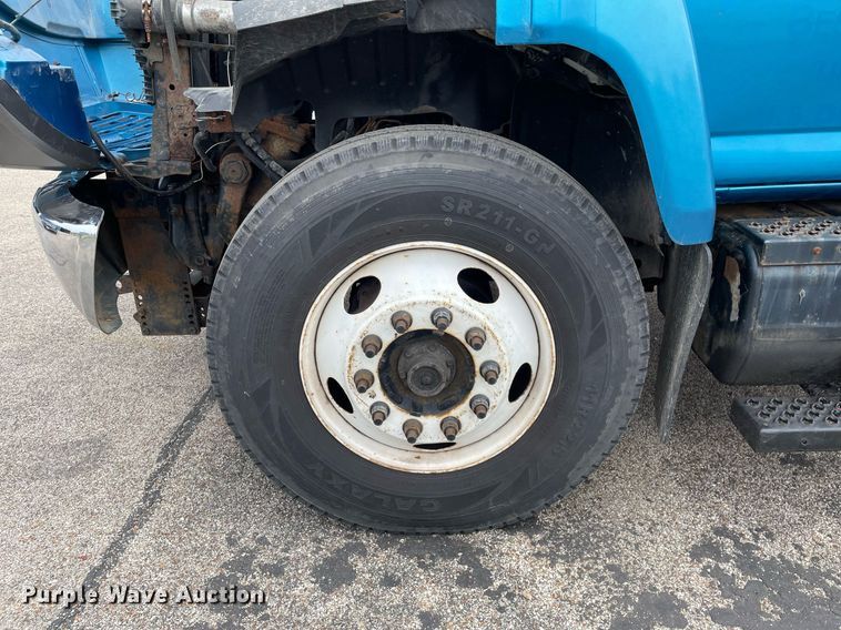 image for item MA9883 2005 GMC C6500  dump flatbed truck