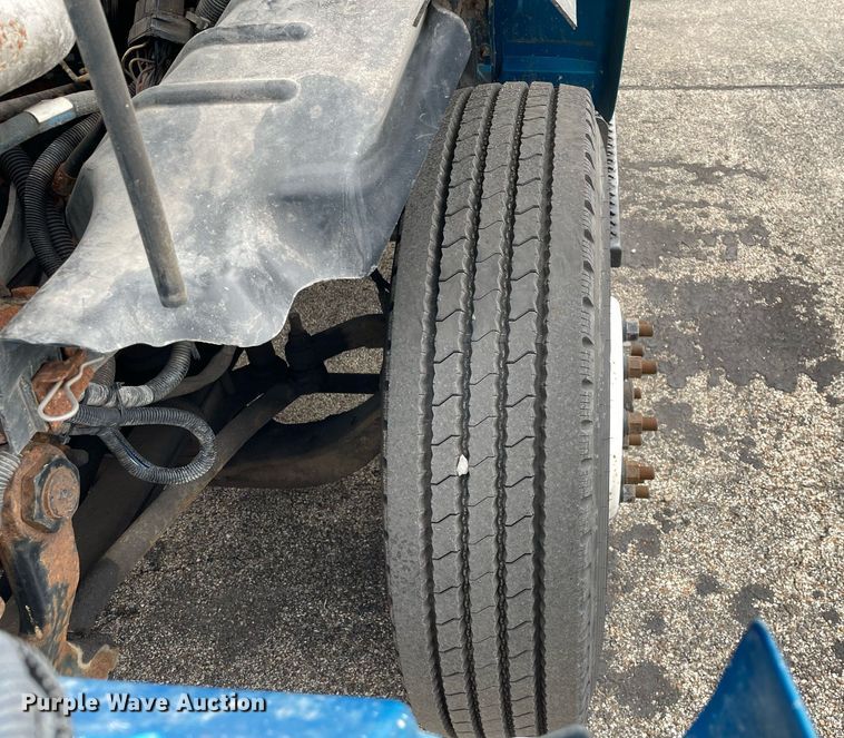 image for item MA9883 2005 GMC C6500  dump flatbed truck