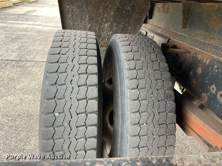 image for item MA9883 2005 GMC C6500  dump flatbed truck