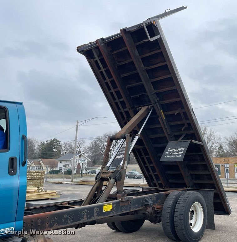 image for item MA9883 2005 GMC C6500  dump flatbed truck