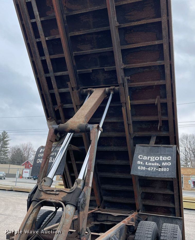 image for item MA9883 2005 GMC C6500  dump flatbed truck