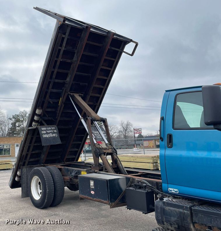 image for item MA9883 2005 GMC C6500  dump flatbed truck