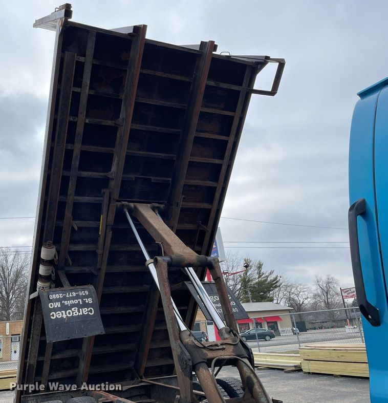 image for item MA9883 2005 GMC C6500  dump flatbed truck