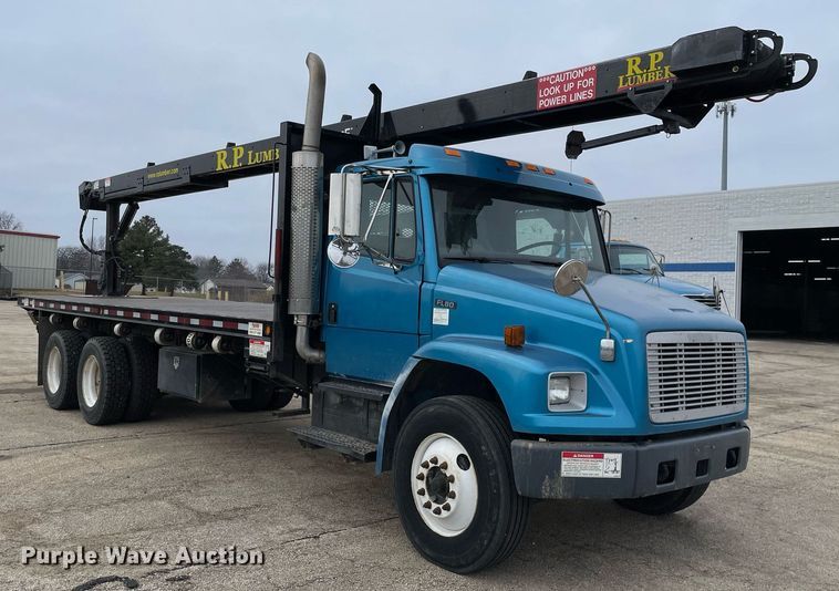 image for item MA9884 2004 Freightliner FL80  flatbed truck