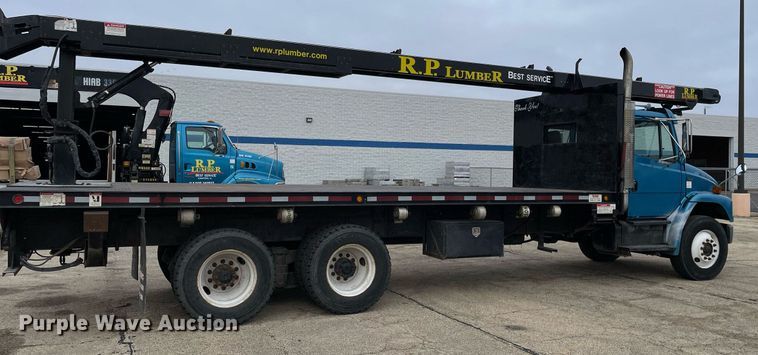 image for item MA9884 2004 Freightliner FL80  flatbed truck