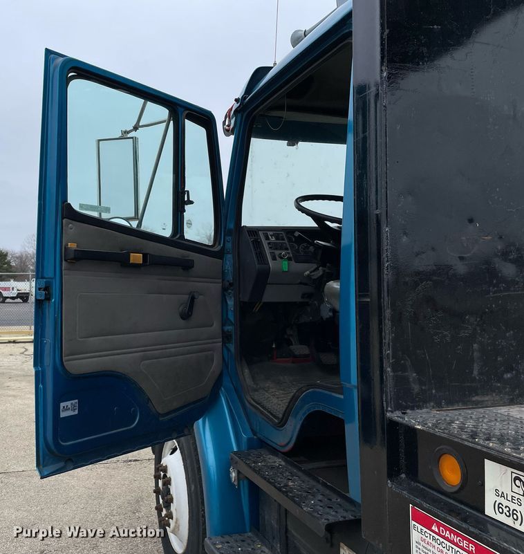 image for item MA9884 2004 Freightliner FL80  flatbed truck