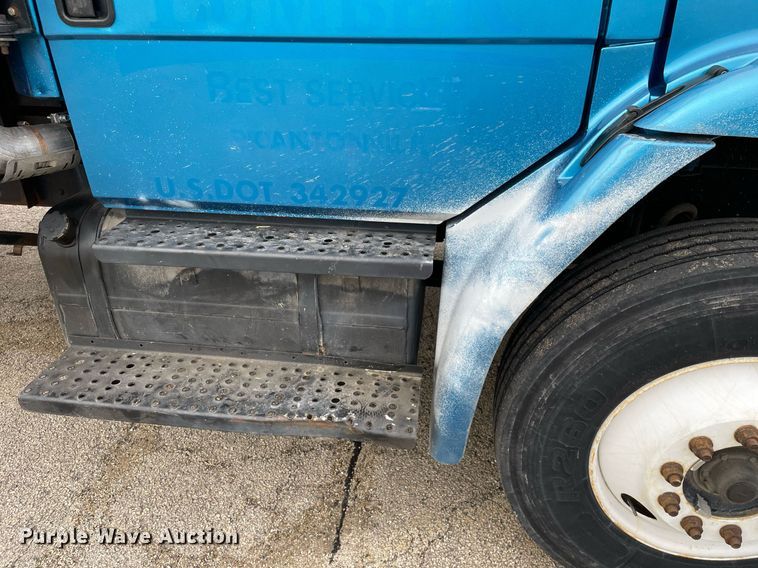 image for item MA9884 2004 Freightliner FL80  flatbed truck