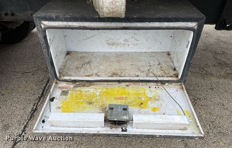 image for item MA9884 2004 Freightliner FL80  flatbed truck