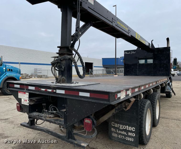 image for item MA9884 2004 Freightliner FL80  flatbed truck